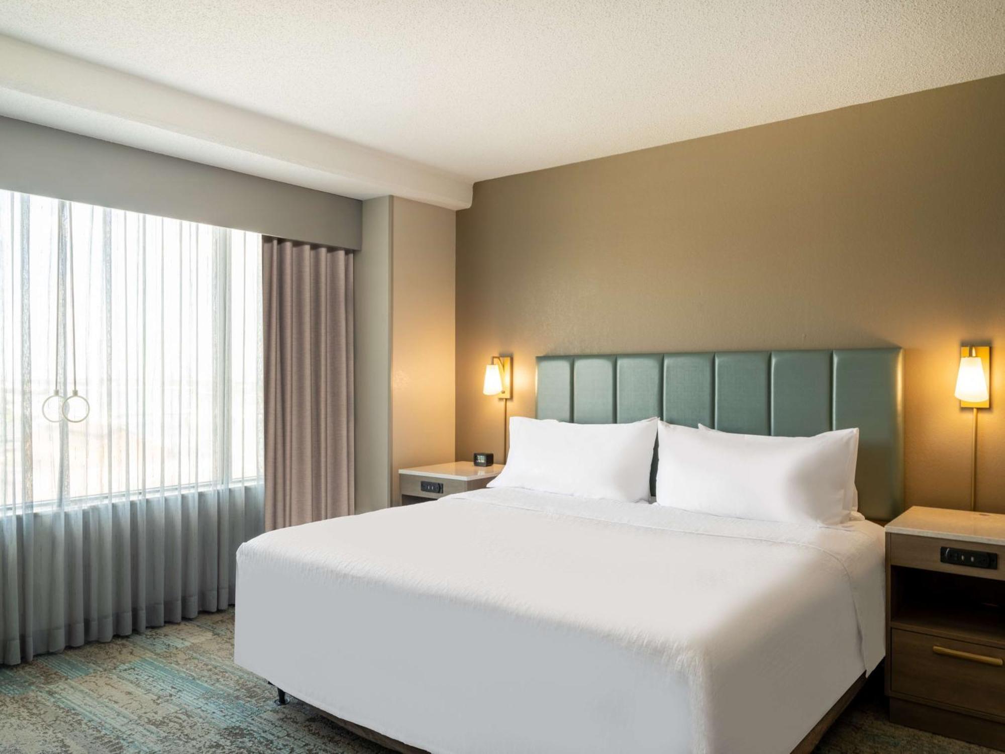 Homewood Suites By Hilton Toledo Downtown Exteriör bild